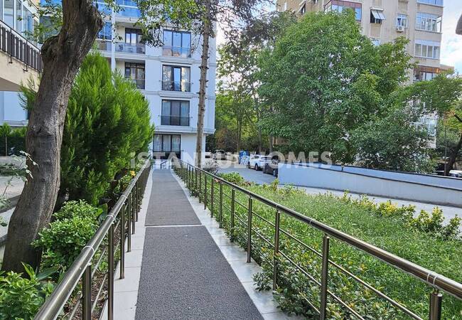 Renovated Key-ready Flat Near the Metro in Istanbul Kadikoy 6