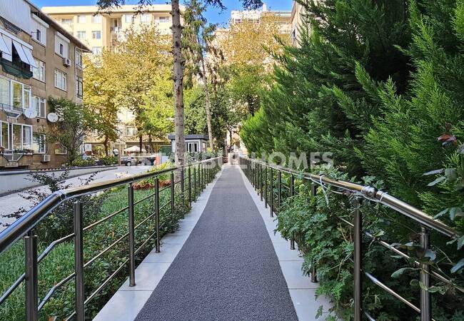 Renovated Key-ready Flat Near the Metro in Istanbul Kadikoy 7