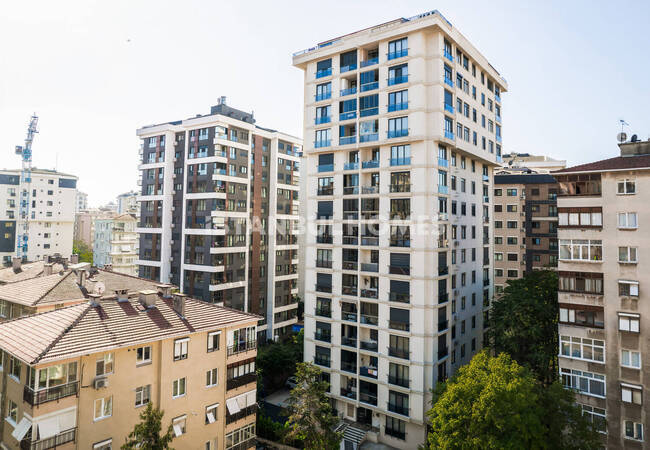 Renovated Key-ready Flat Near the Metro in Istanbul Kadikoy 1