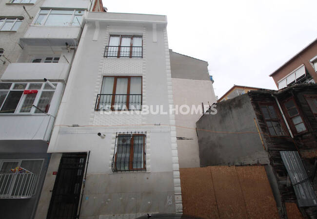 İstanbul Fatih'te Şehir Manzaralı Eşyalı Bina 1