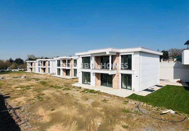 Tuzla'da Güvenlikli Sitede Doğa Manzaralı Evler 3