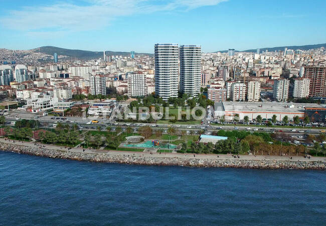 Flats with Sea and Islands Views in Kartal İstanbul