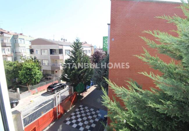 1-bedroom Real Estate 1 Km to Sea in Fatih Silivrikapı 2