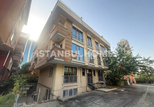 伊斯坦布尔阿塔谢希尔地铁站附近公寓