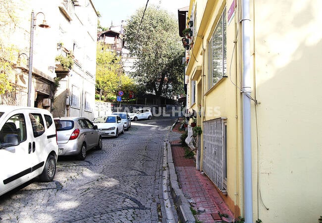 Spacious 3-bedroom Flat Near the Bosphorus 3