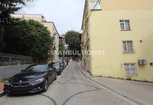 Просторная квартира с 3 спальнями в Стамбуле рядом с Босфором 1