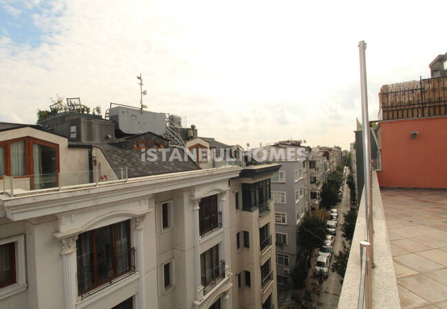 Duplex 4-bedroom Flat 350 M Off Sea in İstanbul Beyoğlu