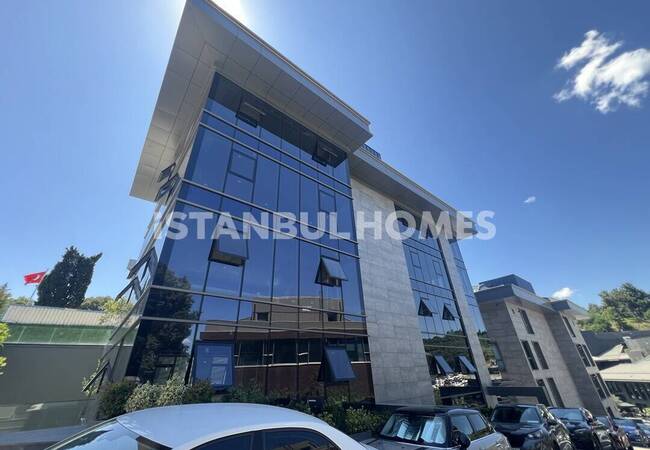 伊斯坦布尔于斯屈达尔地铁站附近的商务中心 2
