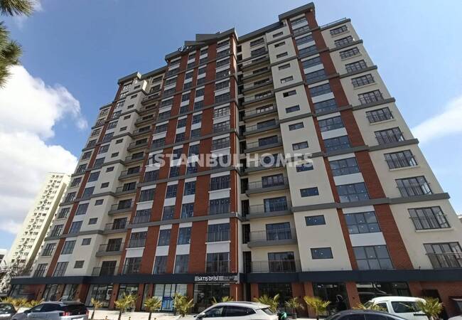 Flats with Gym and Parking Lot in İstanbul Zeytinburnu 2