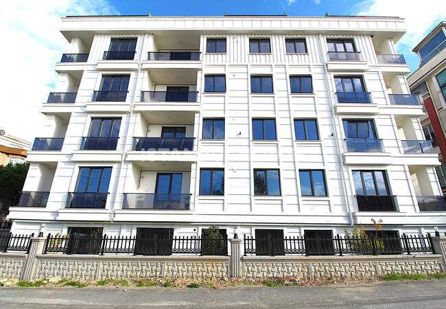 Трёхкомнатная квартира в 750 м от моря в Бююкчекмедже 3