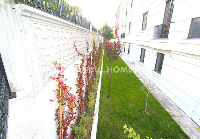 Трёхкомнатная квартира в 750 м от моря в Бююкчекмедже 5