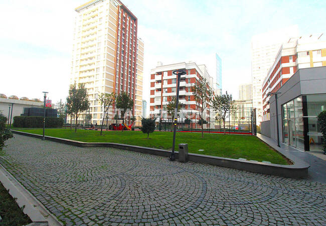 2-zimmer-wohnung In Einer Anlage Nahe Dem Einkaufszentrum In Bağcılar 1