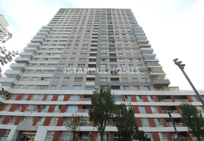 2-zimmer-wohnung In Einer Anlage Nahe Dem Einkaufszentrum In Bağcılar