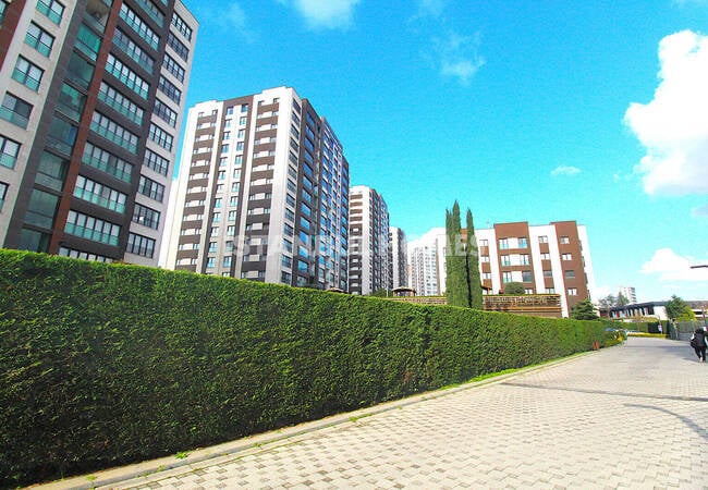 Istanbul Homes ® تقدم شققاً للبيع في بيليكدوزو. الشقق الواسعة بالقرب من المرسى تقع في مجمع مع مسبح، وأمن، وكراج للسيارات. 11