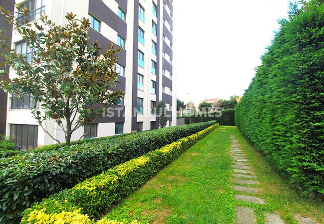 Istanbul Homes ® تقدم شققاً للبيع في بيليكدوزو. الشقق الواسعة بالقرب من المرسى تقع في مجمع مع مسبح، وأمن، وكراج للسيارات. 8