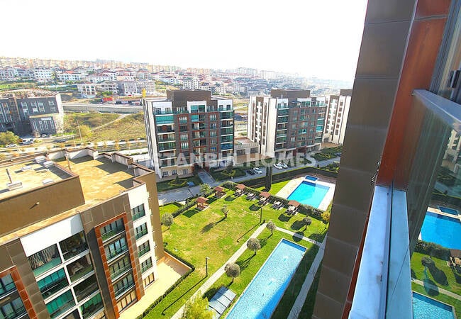 Istanbul Homes ® تقدم شققاً للبيع في بيليكدوزو. الشقق الواسعة بالقرب من المرسى تقع في مجمع مع مسبح، وأمن، وكراج للسيارات. 6