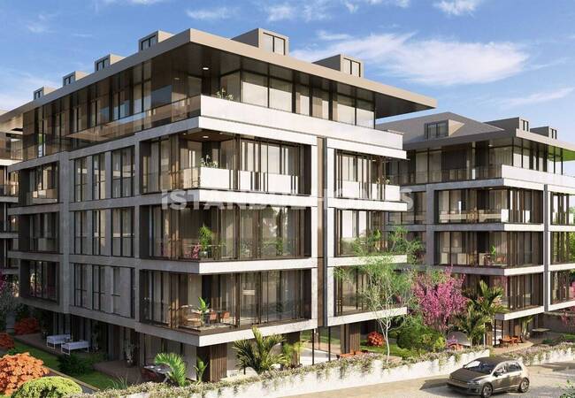 İstanbul Üsküdar'da Ana Caddeye Yakın Deniz Manzaralı Daireler 1