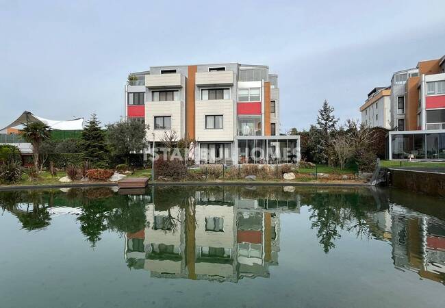 Duplex Apartment in a Complex Close to the Metro in Istanbul 1