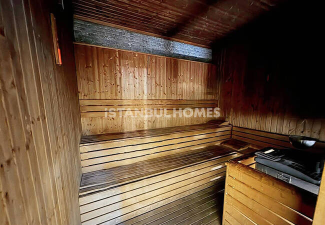 Duplex Apartment in a Complex Close to the Metro in Istanbul 13