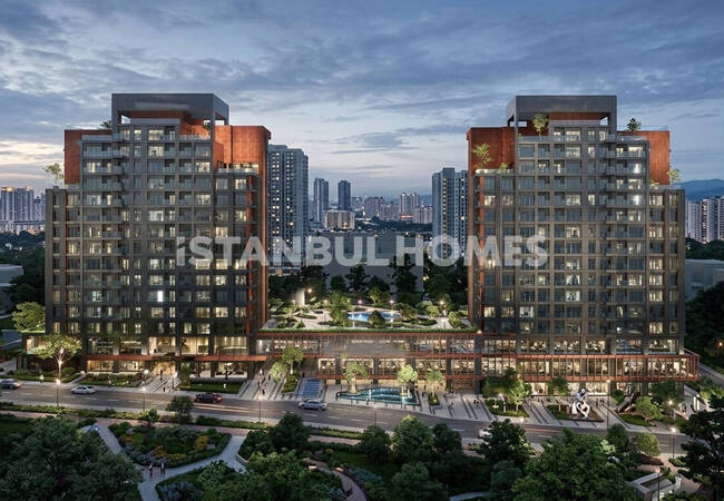 İstanbul Ümraniye'da Metro İstasyonuna Yakın Sitede Daireler