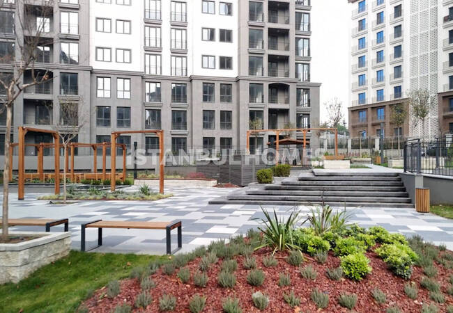 City-view Apartments with Pools and Sports Fields in Başakşehir 4