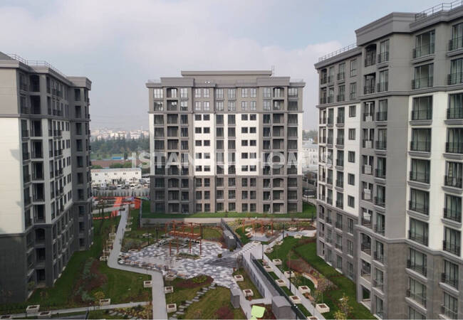 City-view Apartments with Pools and Sports Fields in Başakşehir 3