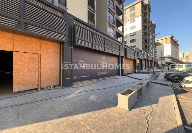 Ladenlokale In Einem Projekt In U-bahn-nähe In Başakşehir 1