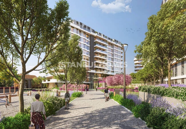 Apartments in a Complex with Pool Close to Metro in Kartal Istanbul 6