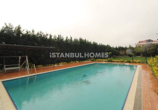 ویلای بزرگ با استخر نزدیک مارینا در بویوکچکمجه استانبول 11