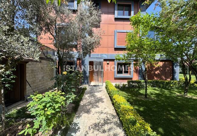 Spacious Villa with Pool Near Marina in Buyukcekmece Istanbul 7