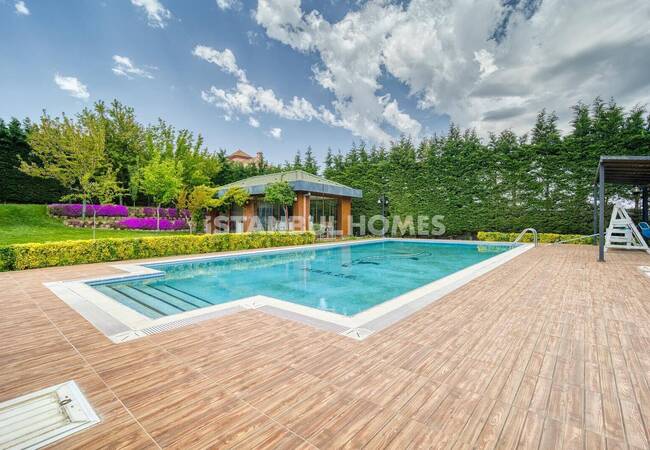 Spacious Villa with Pool Near Marina in Buyukcekmece Istanbul 2