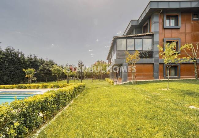 Spacious Villa with Pool Near Marina in Buyukcekmece Istanbul 3
