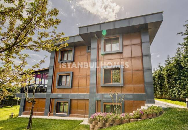 Spacious Villa with Pool Near Marina in Buyukcekmece Istanbul 5