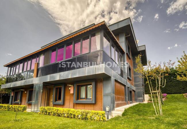 Spacious Villa with Pool Near Marina in Buyukcekmece Istanbul 4