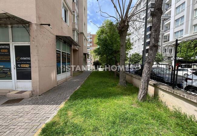 Apartment in a Complex Close to the Metro in Istanbul Maltepe 11