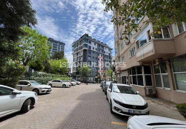 Apartment in a Complex Close to the Metro in Istanbul Maltepe 3