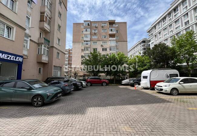 Apartment in a Complex Close to the Metro in Istanbul Maltepe 5