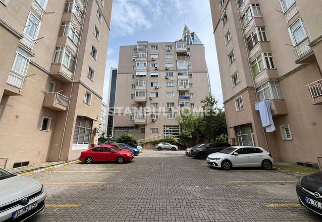 Apartment in a Complex Close to the Metro in Istanbul Maltepe 4