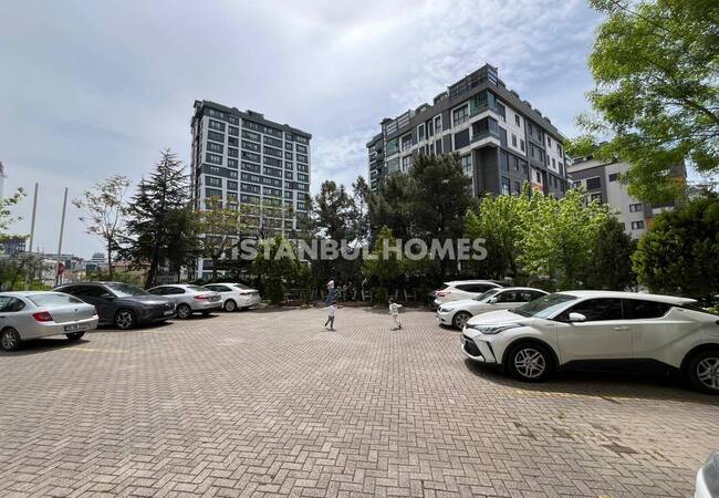 Apartment in a Complex Close to the Metro in Istanbul Maltepe 8