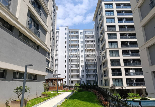 İstanbul Esenyurt’ta Metrobüse Yakın Sitede Daireler 1
