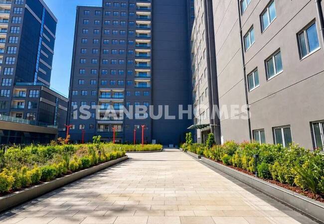 آپارتمان‌های طبقه متوسط ​​با منظره دریا در مالتپه استانبول 11