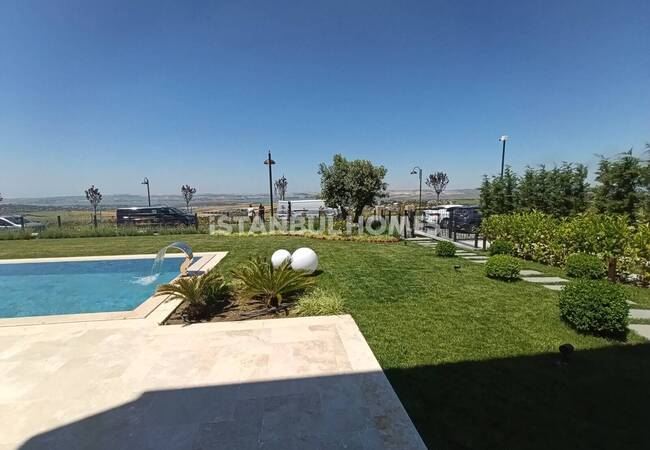 Spacious Detached Villas with Pool in Istanbul Buyukcekmece 1
