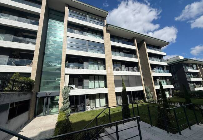 Квартира 3+1 в комплексе в Бююкчекмедже, Стамбул, с видом на море 2