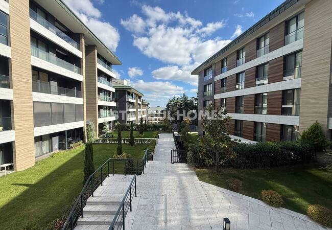 Квартира 3+1 в комплексе в Бююкчекмедже, Стамбул, с видом на море 4
