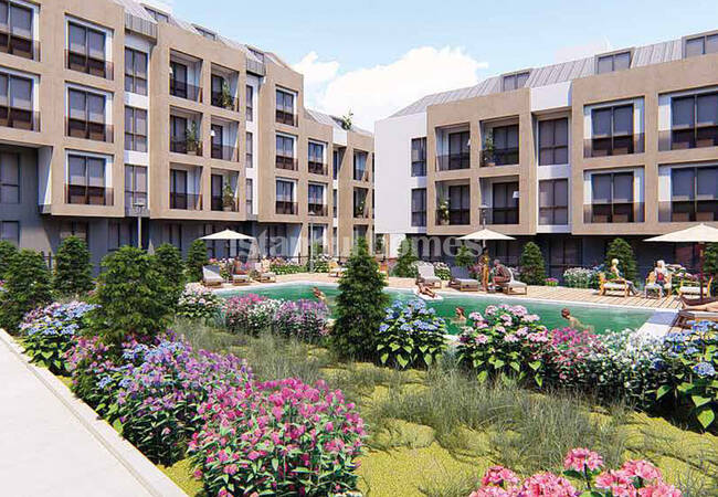 Bright Apartments in A Low-rise Complex in Beylikdüzü 9