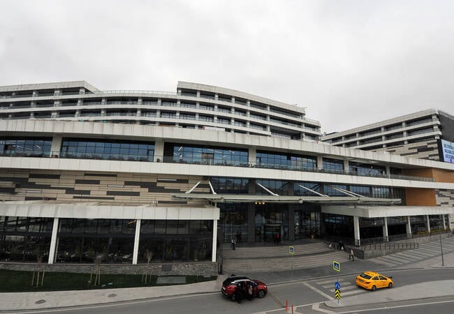 Spacious Offices in the Biggest Shopping Center in Eyüp 1