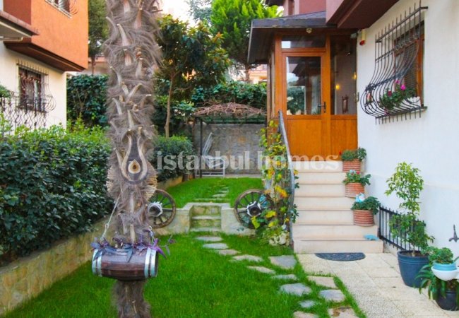 Kartal’da Merkezi Konumda Aile Konseptinde Tripleks Villa 3