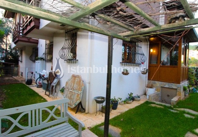 Kartal’da Merkezi Konumda Aile Konseptinde Tripleks Villa 4