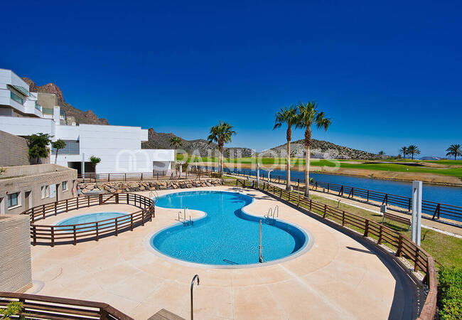 Almeria'da Seçkin Golf Tesisi İçerisinde Şık Daireler 6