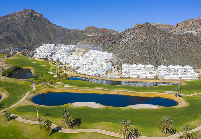 Almeria'da Seçkin Golf Tesisi İçerisinde Şık Daireler 3